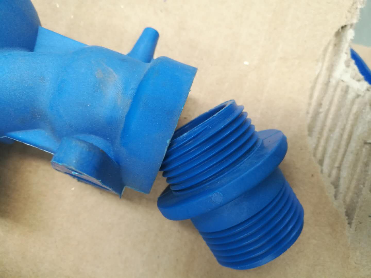 找不到靠谱的PP粘金属胶水?快来东莞聚力胶粘免费试用粘接牢固耐水泡的PP胶水 找不到靠谱的PP粘金属胶水?快来东莞聚力胶粘免费试用粘接牢固耐水泡的PP胶水