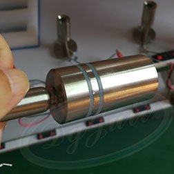 尼龙粘不锈钢用什么胶水?采用聚厉单组分聚氨酯胶粘剂高透明无气味效果好 尼龙粘不锈钢用什么胶水?采用聚厉单组分聚氨酯胶粘剂高透明无气味效果好