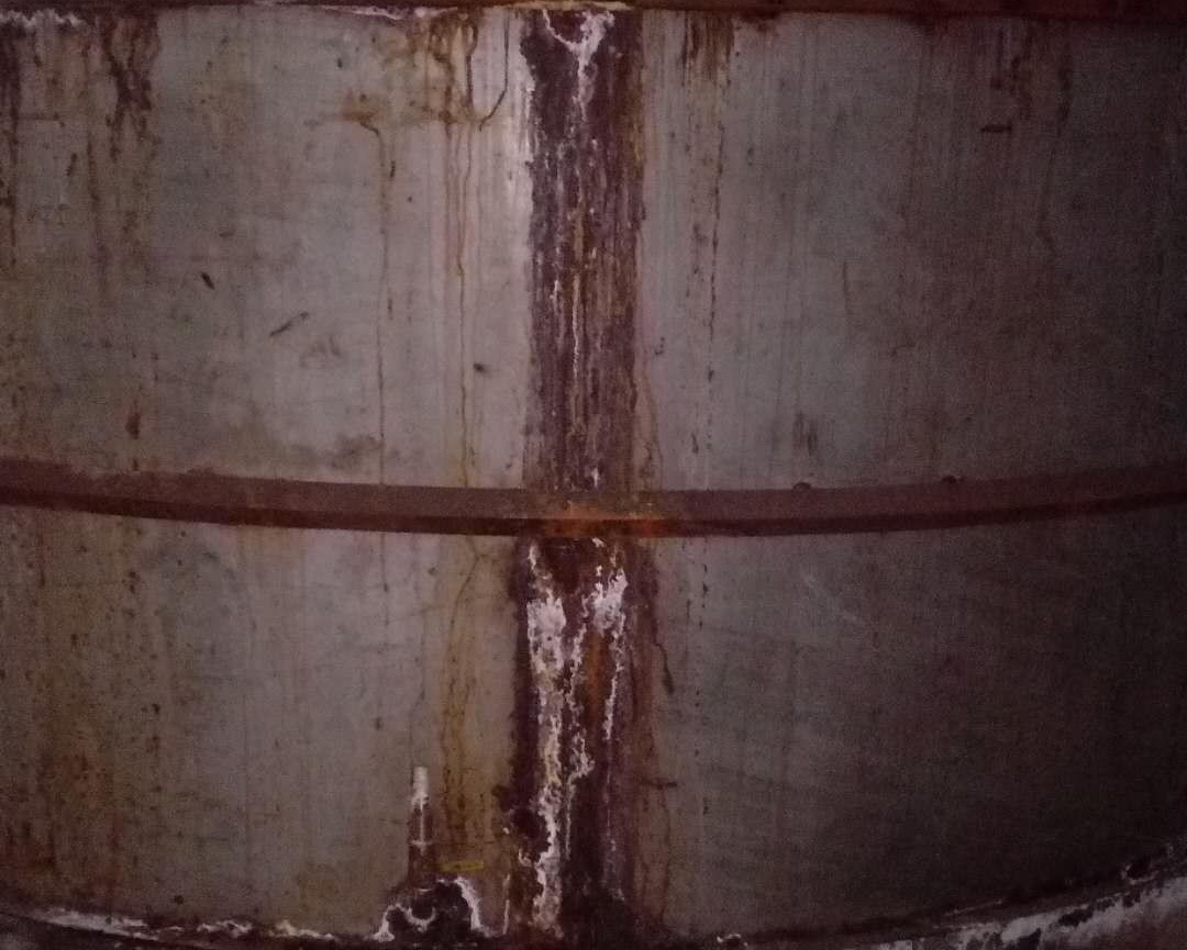 生铁贮水罐焊缝漏水，用5年以上不脱落的铁质修补剂-聚力胶水