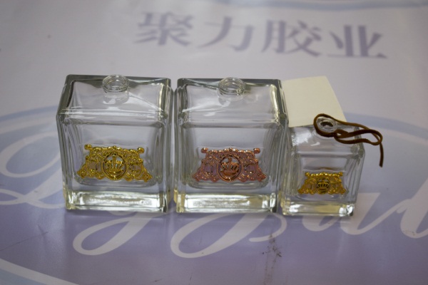 UV无影胶粘玻璃和金属效果