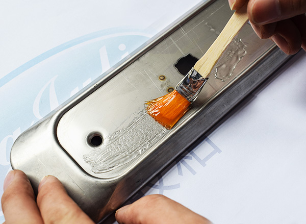 金属胶水只能粘金属吗?给大家介绍一款多用途粘金属胶 金属胶水只能粘金属吗?给大家介绍一款多用途粘金属胶