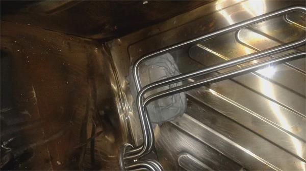 不锈钢水箱出现渗漏砂眼怎么解决-选聚力钢质修补剂助你解决问题