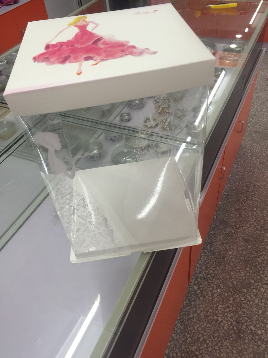 塑料PET用什么粘?用透明度好的PET胶水 聚力胶业 塑料PET用什么粘?用透明度好的PET胶水 聚力胶业