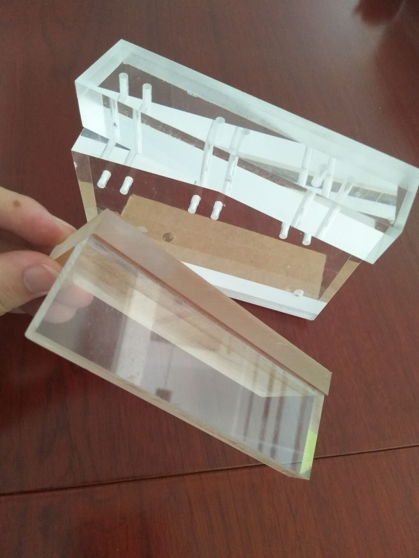 能粘接亚克力灯箱固化后不发白 粘接牢固的聚力胶水 能粘接亚克力灯箱固化后不发白 粘接牢固的聚力胶水