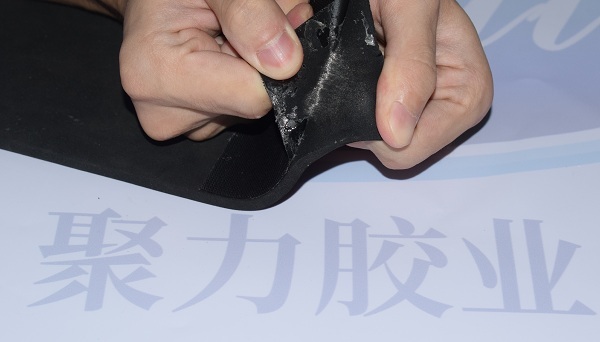 聚力牌海绵复合胶水，一款达到破坏海绵不脱胶效果的粘海绵的胶水