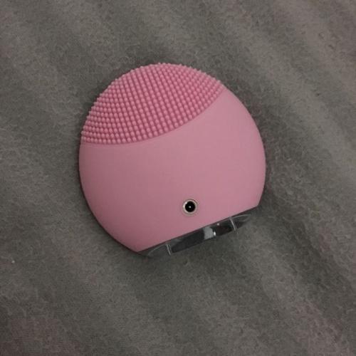 硅胶洁面仪的外壳是怎么粘上去呢？用什么硅胶胶水粘的？