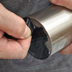 小件金属粘塑料用什么胶水粘的牢？聚力金属专用瞬间胶值得选择