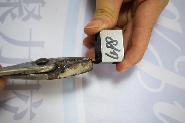 金属专用瞬间胶，粘橡胶和金属可达到扯断橡胶不脱胶的效果-聚力胶水