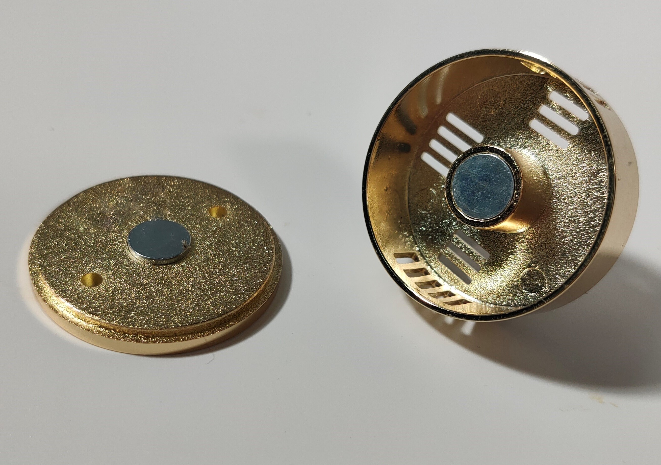 耐高温金属胶在工艺品中的应用-聚力环保胶水